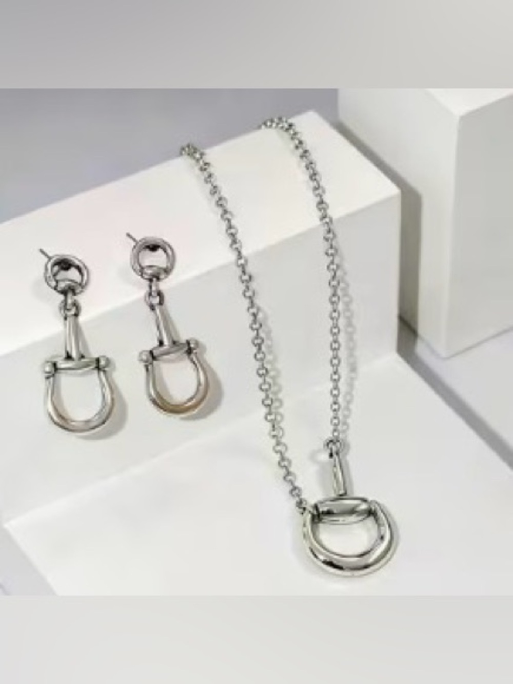 Western Horseshoe Set Silver Color D-Shackle Pendant Necklace and Earrings Set